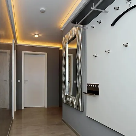 Apartment Linden-palais 33 *